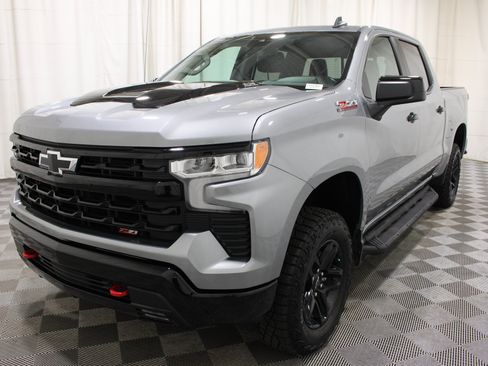 Used 2025 Chevrolet Silverado 1500 LT Trail Boss w/ Convenience Package II AWD/4WD image 33