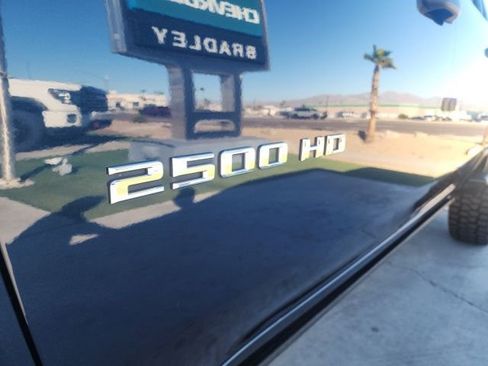 Used 2023 Chevrolet Silverado 2500 Custom w/ Custom Value Package image 11