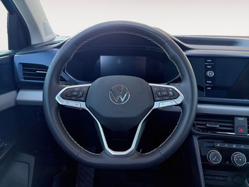 Certified 2023 Volkswagen Taos SE w/ Panoramic Sunroof Package image 13