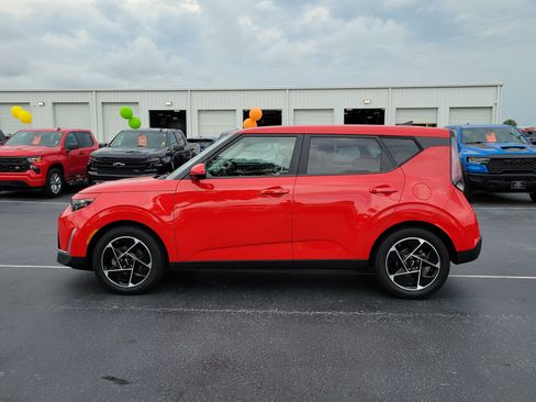 Used 2023 Kia Soul EX FWD image 6