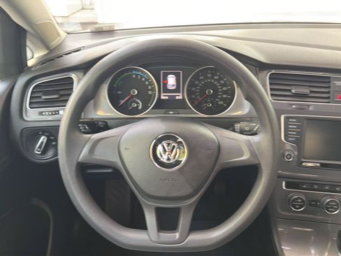 Used 2016 Volkswagen e-Golf SE w/ DC Fast Charging Package FWD image 18