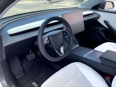 Used 2025 Tesla Model 3 Long Range image 17