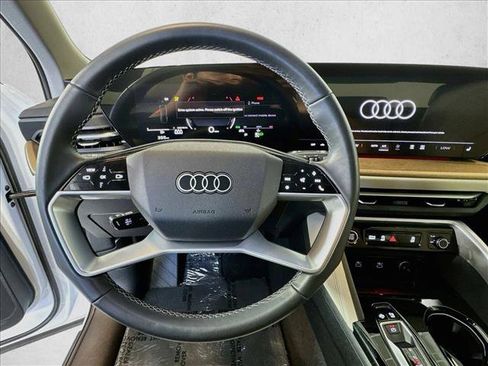 Used 2025 Audi Q5 Premium AWD/4WD image 10