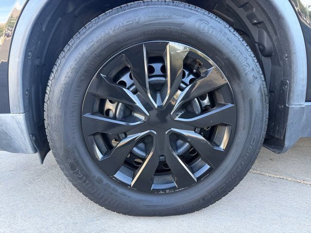 Used 2017 Nissan Rogue S w/ S Appearance Package AWD/4WD image 25