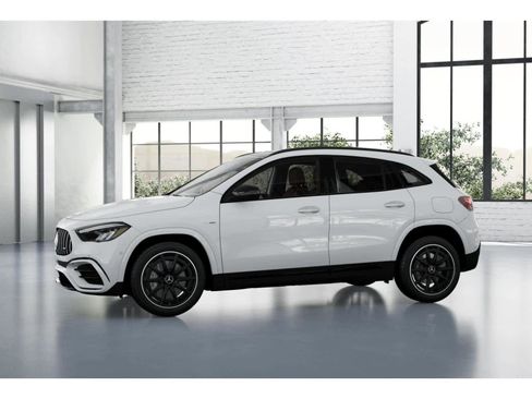 New 2025 Mercedes-Benz GLA 35 AMG 4MATIC image 35