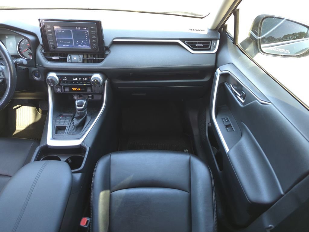 Used 2019 Toyota RAV4 XLE Premium w/ Cold Weather Package AWD/4WD image 16