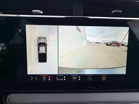 Used 2024 GMC Sierra 2500 AT4 w/ Technology Package AWD/4WD image 21