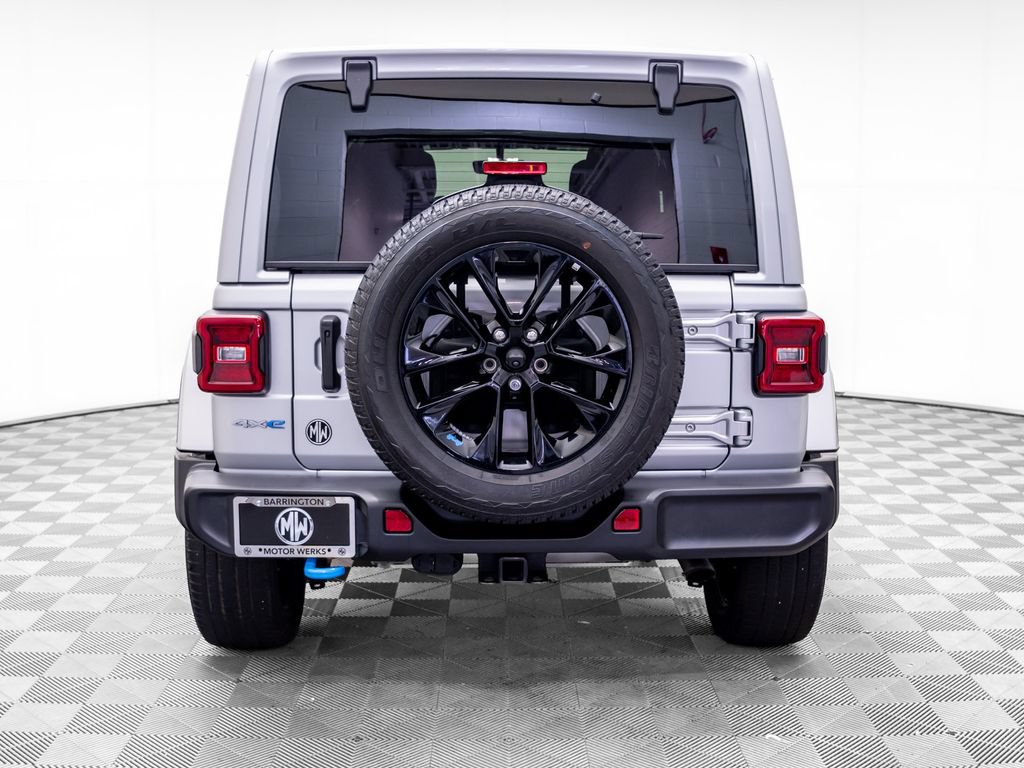 Used 2023 Jeep Wrangler Unlimited Sahara w/ Cold Weather Group AWD/4WD image 4