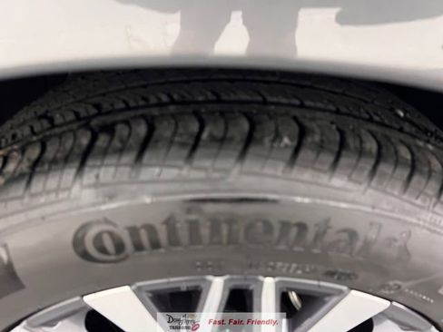 Used 2025 Nissan Altima 2.5 SV FWD image 14