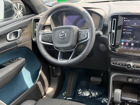 Used 2023 Volvo XC40 Recharge Ultimate AWD/4WD image 13