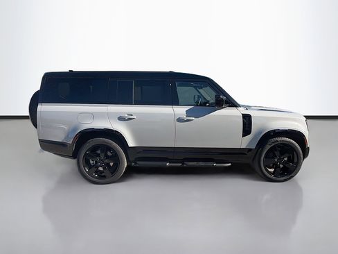 New 2026 Land Rover Defender 130 X-Dynamic SE image 6