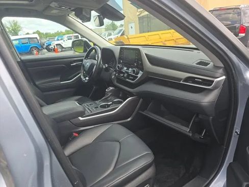 Used 2021 Toyota Highlander XLE AWD/4WD image 53