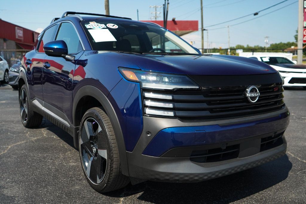 Used 2025 Nissan Kicks SR FWD image 38