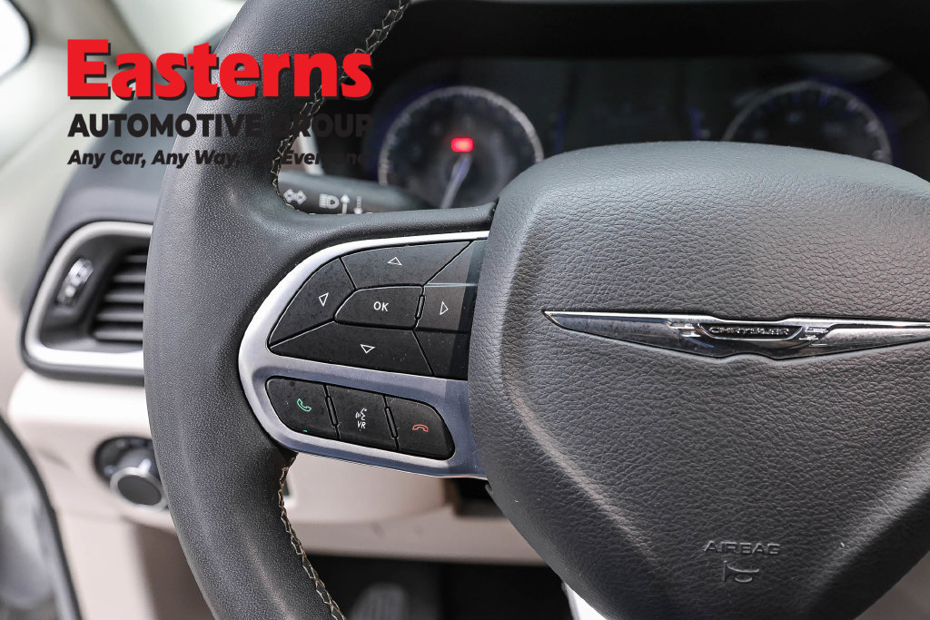 Used 2023 Chrysler Voyager LX FWD image 16