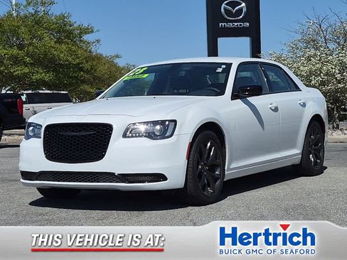 Used 2023 Chrysler 300 Touring w/ Sport Appearance Package RWD image 1