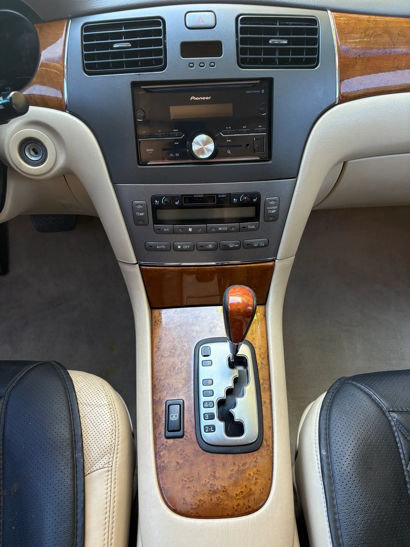 Used 2005 Lexus ES 330 FWD image 15