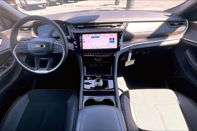 New 2026 Jeep Grand Cherokee Altitude AWD/4WD image 5