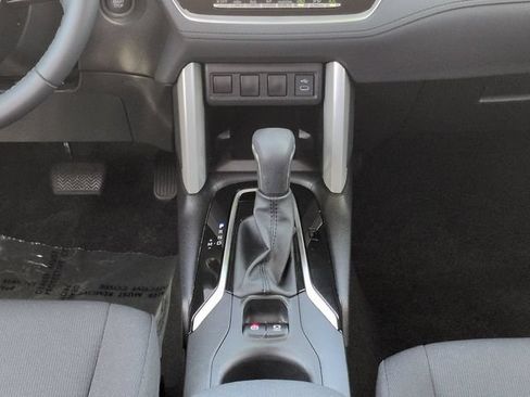 Certified 2025 Toyota Corolla Cross LE FWD image 19