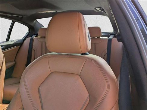 Used 2019 BMW 530i xDrive AWD/4WD image 14