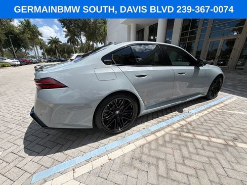 Used 2025 BMW M5 w/ Carbon Package AWD/4WD image 11