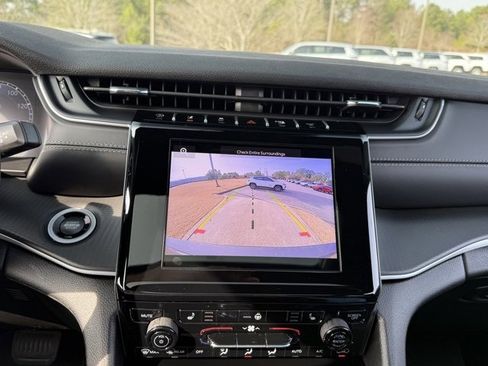New 2025 Jeep Grand Cherokee L Altitude image 19
