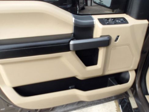 Used 2017 Ford F150 XLT w/ Equipment Group 302A Luxury image 18