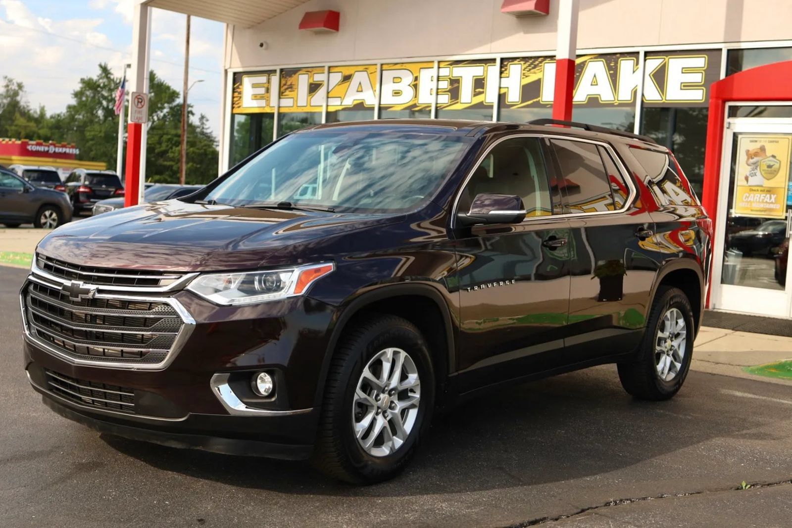 Used 2021 Chevrolet Traverse LT w/ LPO, Floor Liner Package AWD/4WD image 1