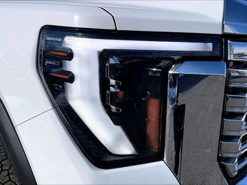 Used 2024 GMC Sierra 3500 Denali w/ Denali Reserve Package image 33