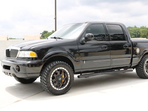 Used 2002 Lincoln Blackwood RWD image 29