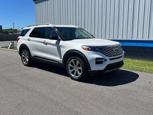 Used 2020 Ford Explorer Platinum w/ Premium Technology Package AWD/4WD image 3