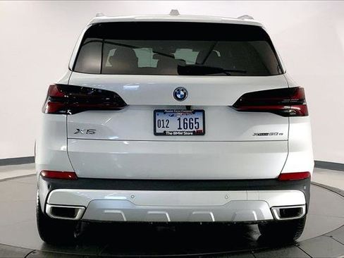 New 2026 BMW X5 xDrive50e w/ Climate Comfort Package image 3