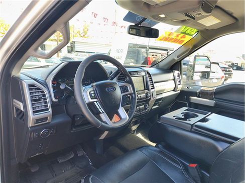 Used 2017 Ford F250 Lariat w/ Chrome Package AWD/4WD image 5