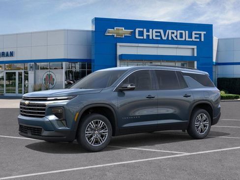 New 2026 Chevrolet Traverse LT image 2