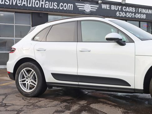 Used 2018 Porsche Macan Sport Edition image 4