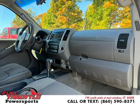 Used 2014 Nissan Frontier SV image 13