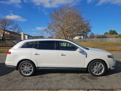 Used 2014 Lincoln MKT AWD w/ Equipment Group 201A image 7