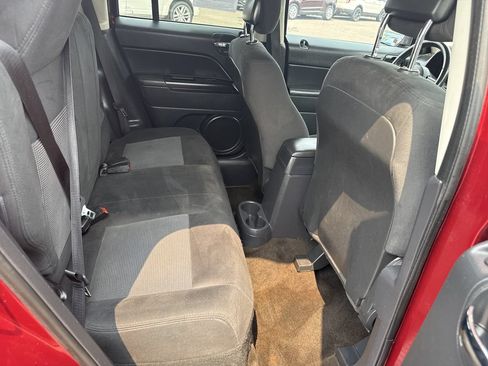 Used 2014 Jeep Patriot Latitude AWD/4WD image 15