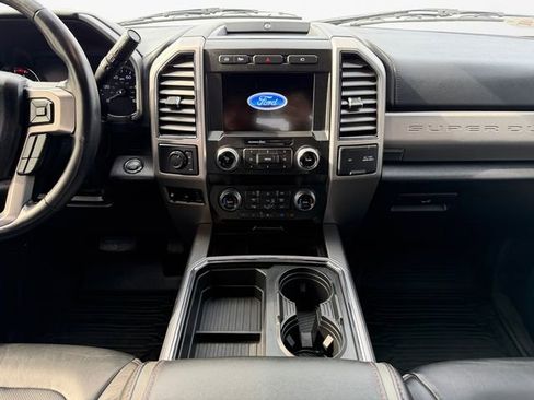 Used 2019 Ford F450 Platinum image 11