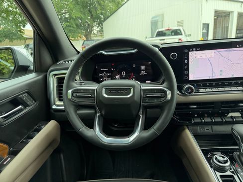Used 2025 GMC Canyon Denali AWD/4WD image 13