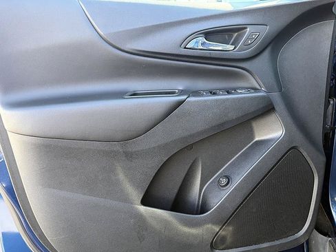 Used 2022 Chevrolet Equinox LT FWD image 16