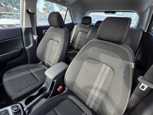 New 2025 Hyundai Venue SEL image 16