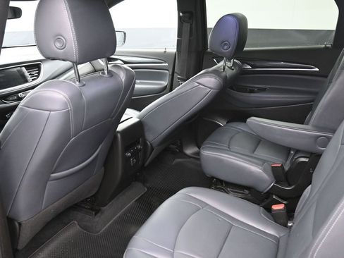 Certified 2022 Buick Enclave Essence image 9