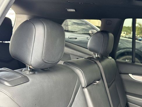Used 2025 Cadillac XT6 Luxury FWD image 27