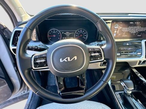 Used 2022 Kia Sorento SX image 13