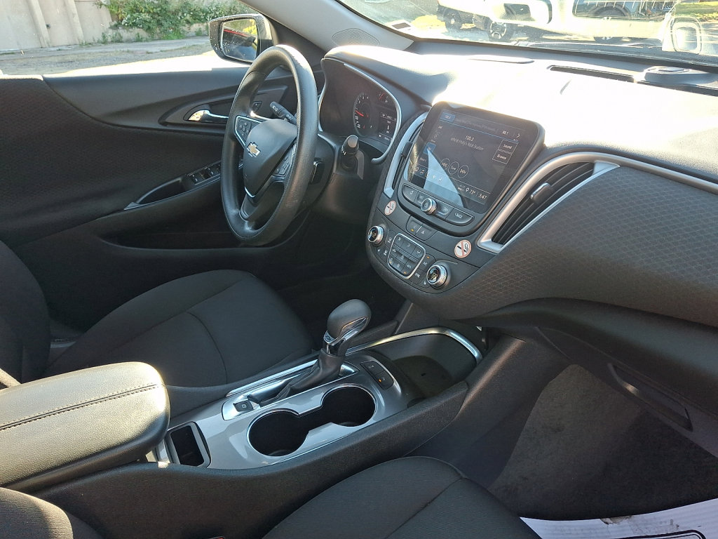 Used 2025 Chevrolet Malibu LT FWD image 12