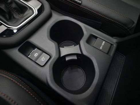 Certified 2025 Subaru Forester Touring AWD/4WD image 17