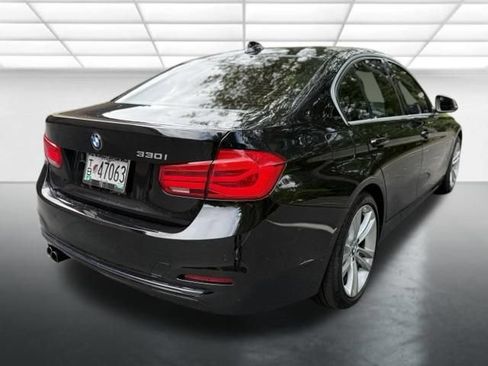 Used 2017 BMW 330i Sedan RWD image 6