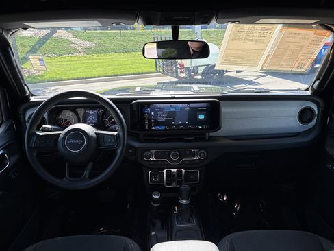 Used 2025 Jeep Wrangler Sport image 19