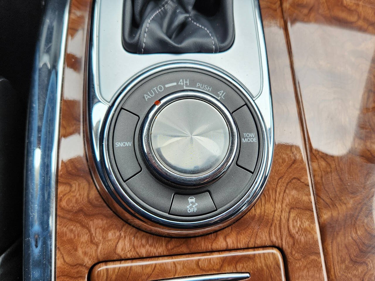 Used 2019 INFINITI QX80 Luxe w/ All-Season Package AWD/4WD image 28