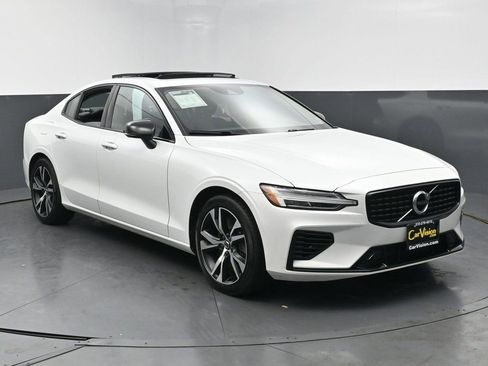 Used 2022 Volvo S60 T8 Inscription image 3